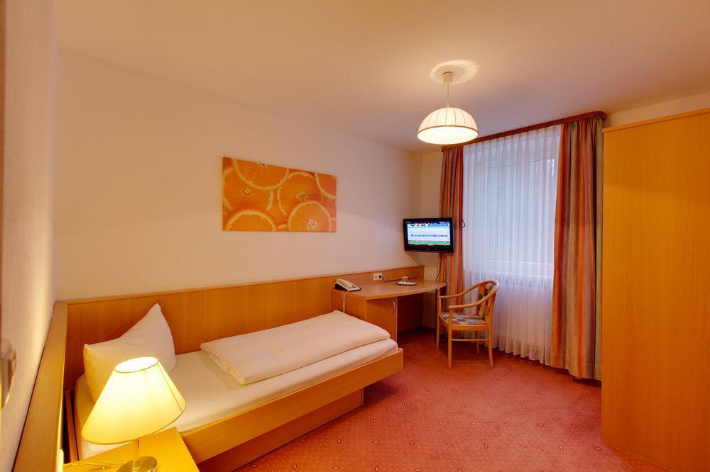 Hotel Pfaelzer Wald Bad Bergzabern Exterior foto